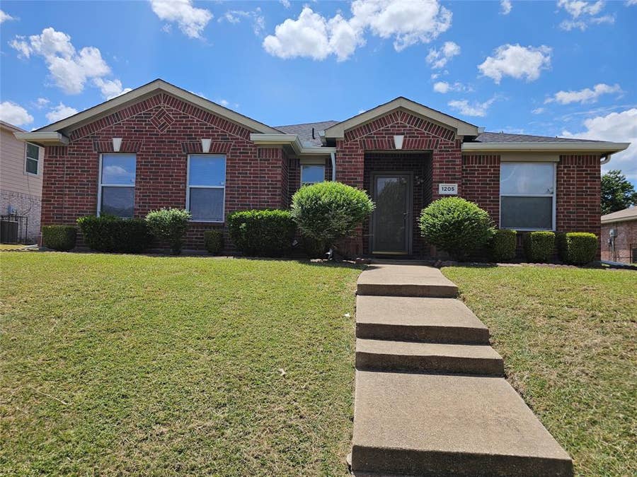 Property photo for 1205 Beeblossom Drive, DeSoto, TX