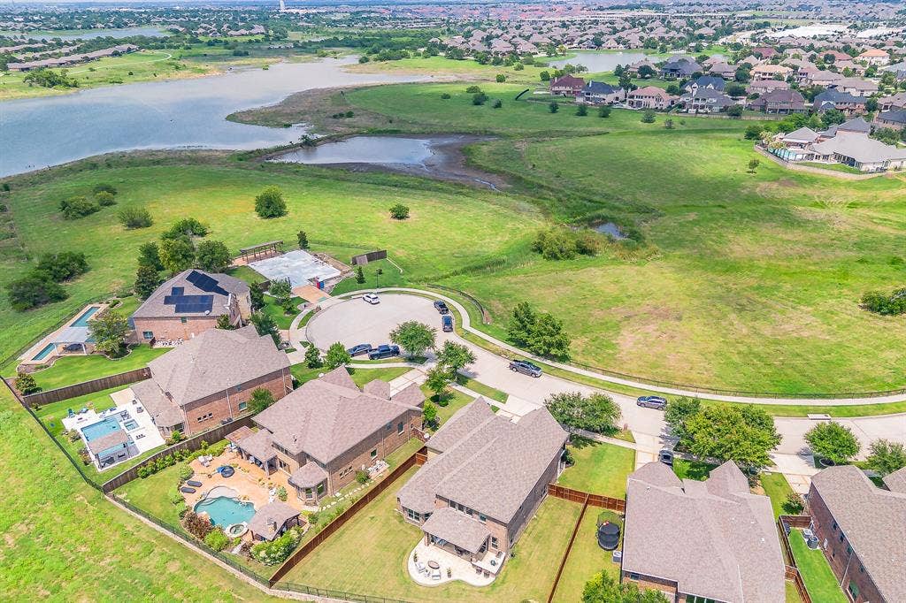 1233 Clearwater Drive, Frisco, TX 75036 1233 Clearwater Drive, Frisco, TX 75036