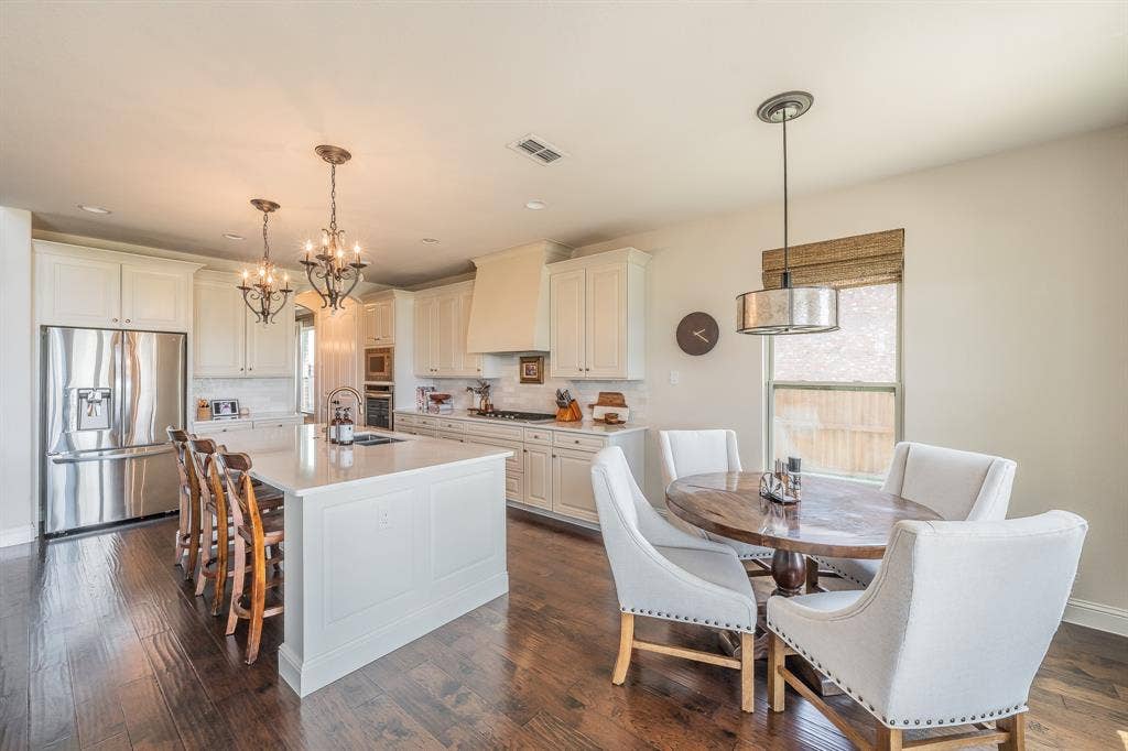 1233 Clearwater Drive, Frisco, TX 75036 1233 Clearwater Drive, Frisco, TX 75036
