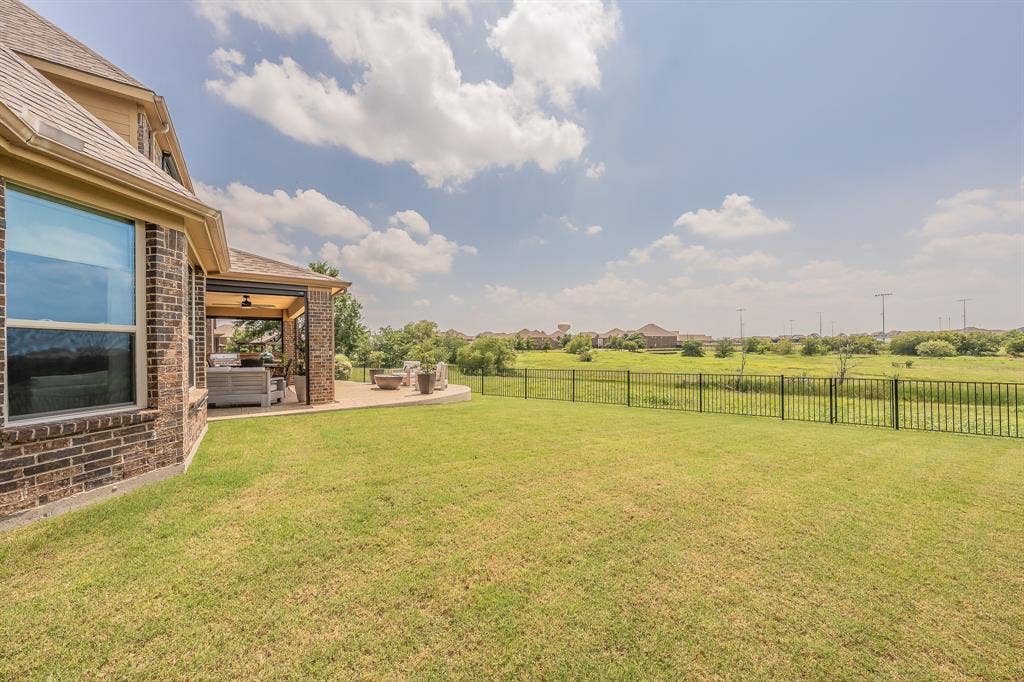 1233 Clearwater Drive, Frisco, TX 75036 Large back yard