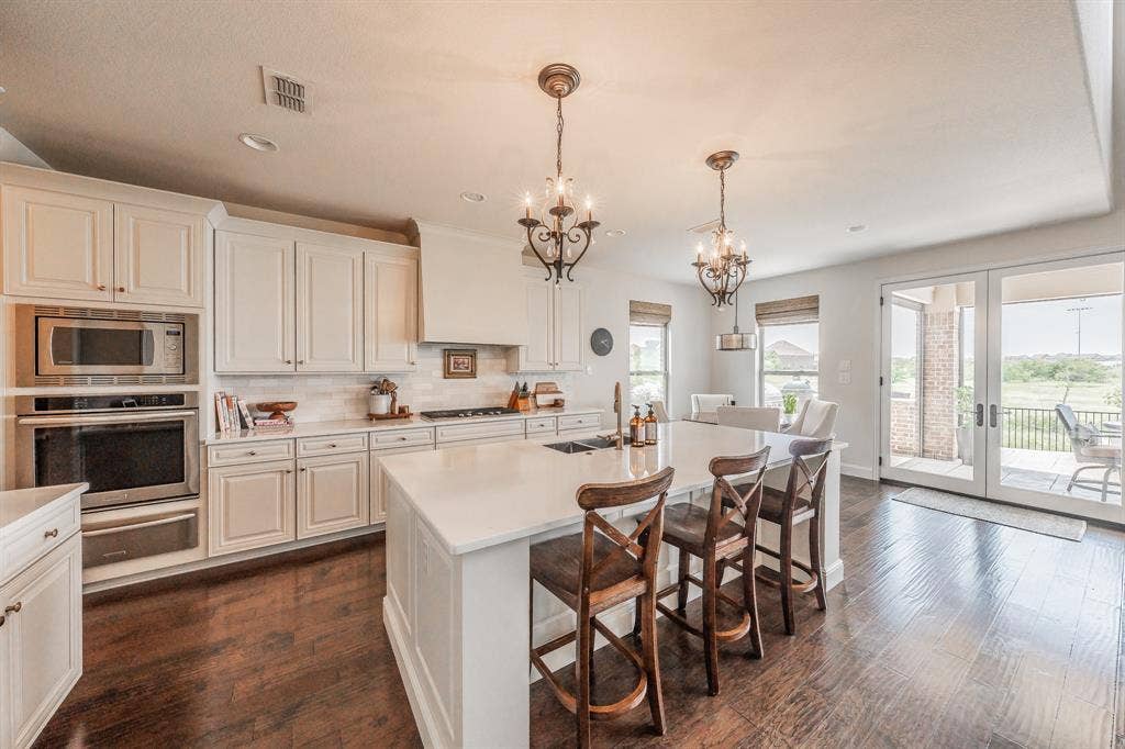 1233 Clearwater Drive, Frisco, TX 75036 1233 Clearwater Drive, Frisco, TX 75036