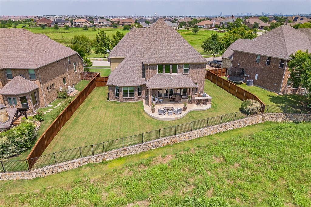 1233 Clearwater Drive, Frisco, TX 75036 1233 Clearwater Drive, Frisco, TX 75036