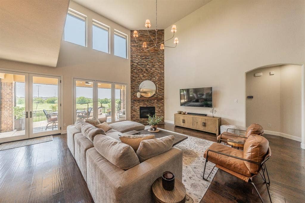 1233 Clearwater Drive, Frisco, TX 75036 1233 Clearwater Drive, Frisco, TX 75036
