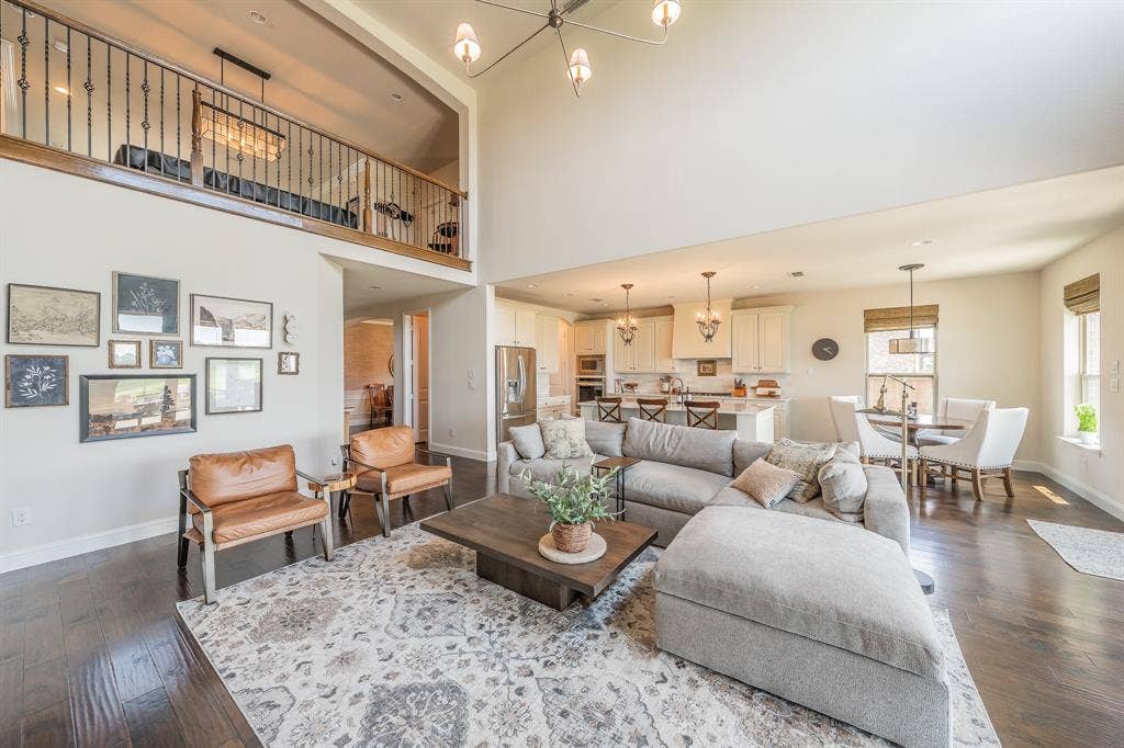 1233 Clearwater Drive, Frisco, TX 75036 1233 Clearwater Drive, Frisco, TX 75036