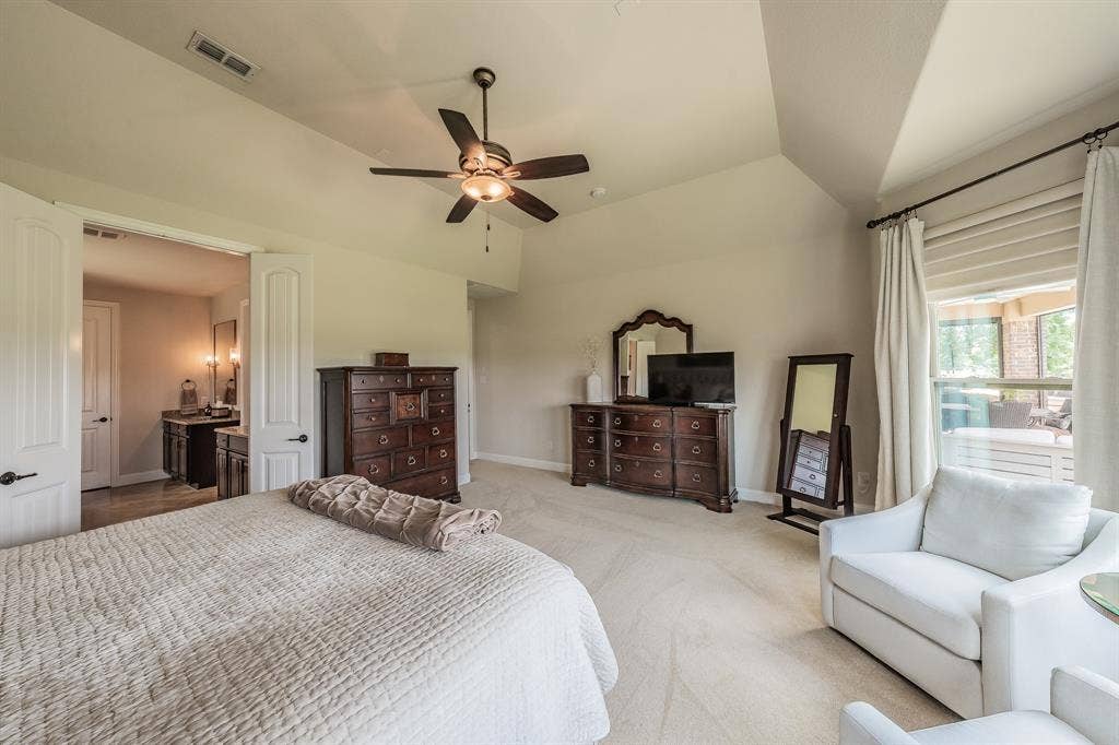 1233 Clearwater Drive, Frisco, TX 75036 Master bedroom