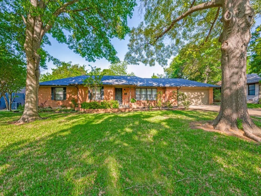 Property photo for 10715 Royal Springs Drive, Dallas, TX