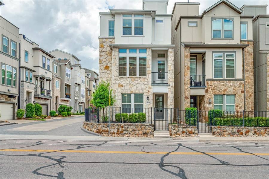 Property photo for 710 High Garden Place, Dallas, TX