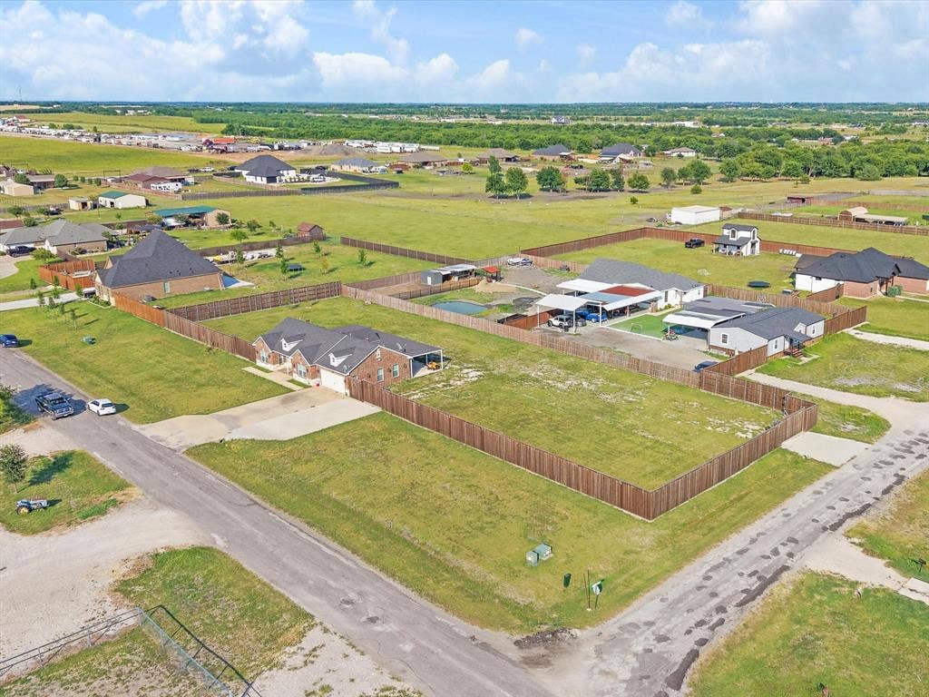 6011 Haley Way, Crandall, TX 75114 6011 Haley Way, Crandall, TX 75114