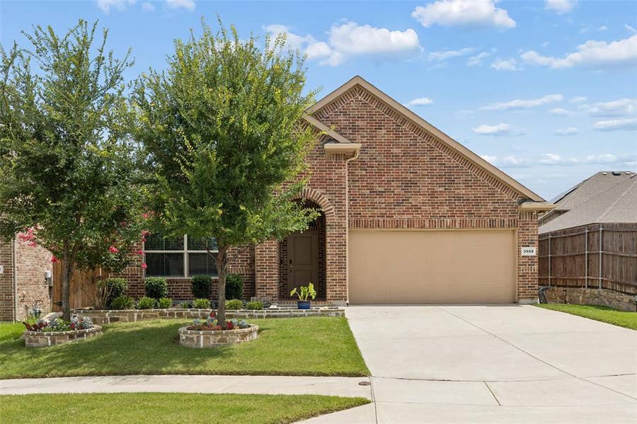 Property photo for 3908 Crater Circle, Fort Worth, TX