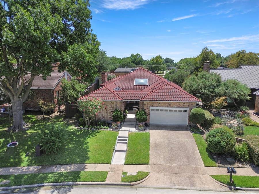 Property photo for 1500 Travis Circle S, Irving, TX