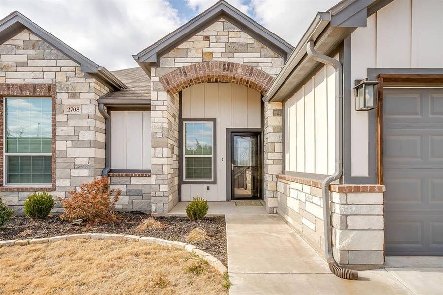 Property photo for 2708 San Gabriel Drive, Granbury, TX
