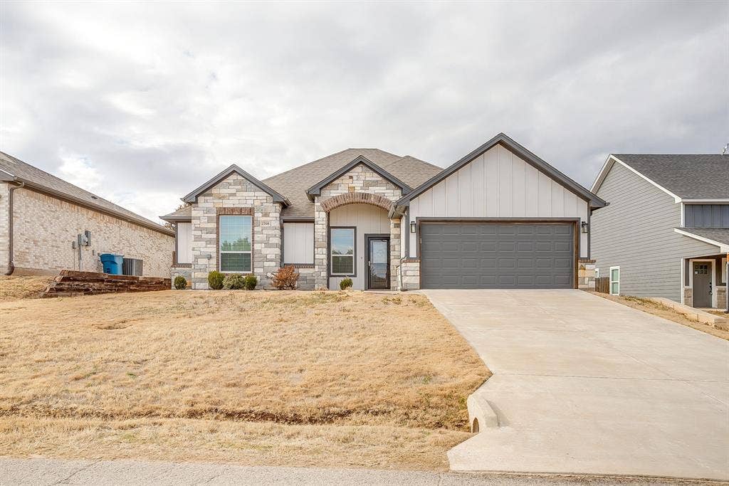 2708 San Gabriel Drive, Granbury, TX 76048 2708 San Gabriel Drive, Granbury, TX 76048