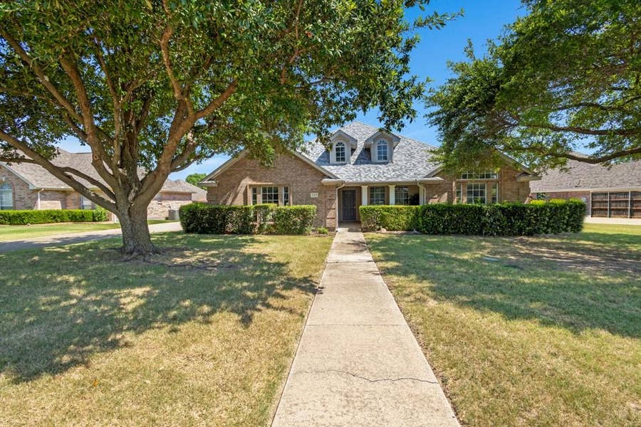 Property photo for 135 Honeysuckle Drive, Justin, TX