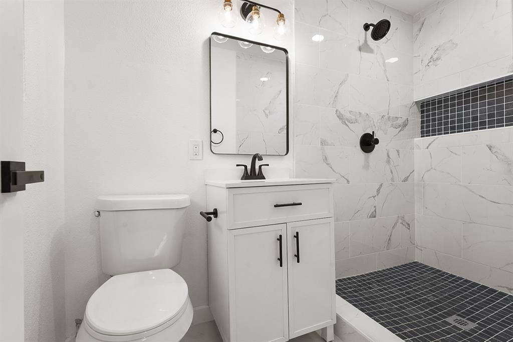 861 Woodcrest Drive, Hurst, TX 76053 861 Woodcrest Drive, Hurst, TX 76053