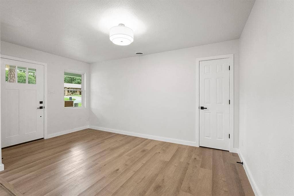 861 Woodcrest Drive, Hurst, TX 76053 861 Woodcrest Drive, Hurst, TX 76053