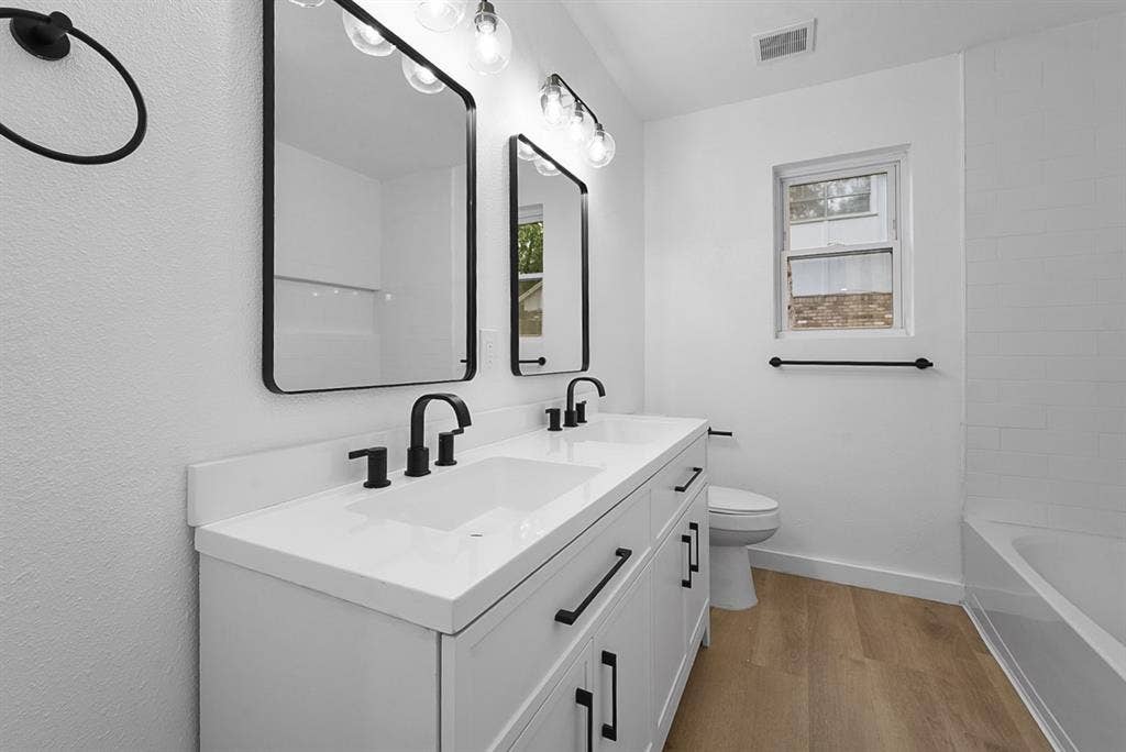 861 Woodcrest Drive, Hurst, TX 76053 861 Woodcrest Drive, Hurst, TX 76053