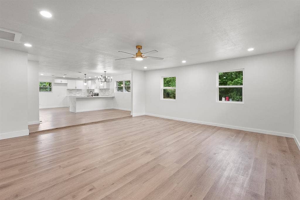 861 Woodcrest Drive, Hurst, TX 76053 861 Woodcrest Drive, Hurst, TX 76053