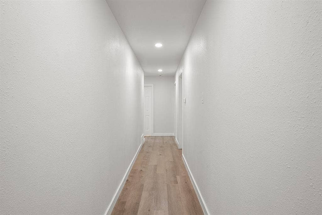 861 Woodcrest Drive, Hurst, TX 76053 861 Woodcrest Drive, Hurst, TX 76053