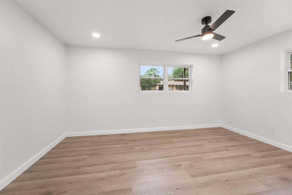 861 Woodcrest Drive, Hurst, TX 76053 861 Woodcrest Drive, Hurst, TX 76053