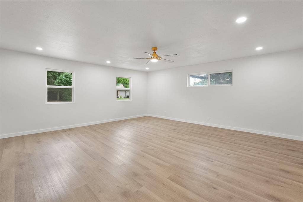 861 Woodcrest Drive, Hurst, TX 76053 861 Woodcrest Drive, Hurst, TX 76053