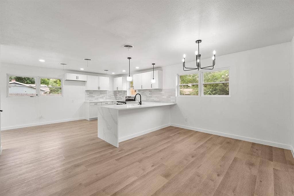 861 Woodcrest Drive, Hurst, TX 76053 861 Woodcrest Drive, Hurst, TX 76053