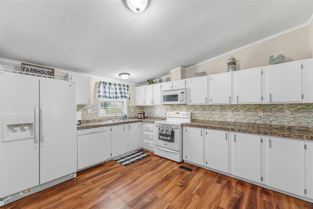 542 Private Road 4906, Haslet, TX 76052 542 Private Road 4906, Haslet, TX 76052