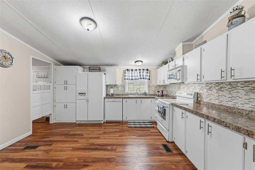 542 Private Road 4906, Haslet, TX 76052 542 Private Road 4906, Haslet, TX 76052