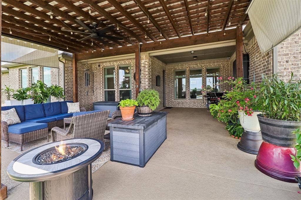 1210 Bosque Lane, Midlothian, TX 76065 1210 Bosque Lane, Midlothian, TX 76065