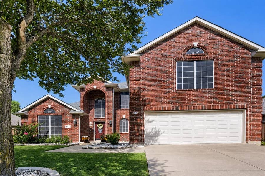 Property photo for 5717 Greenway Drive, Rowlett, TX