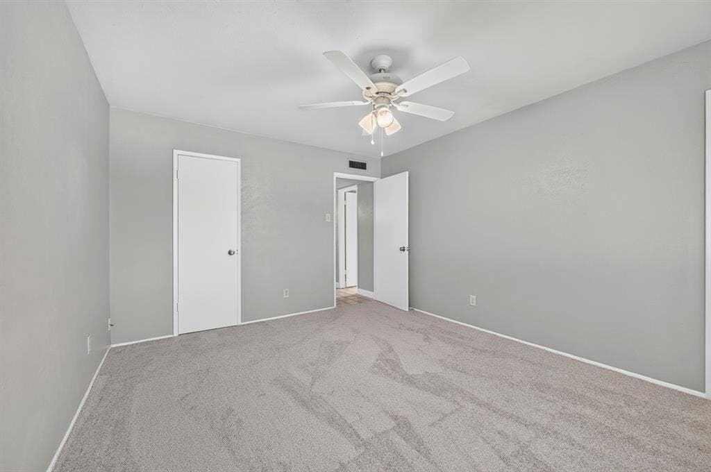 555 Hawthorne Drive, Allen, TX 75002 555 Hawthorne Drive, Allen, TX 75002