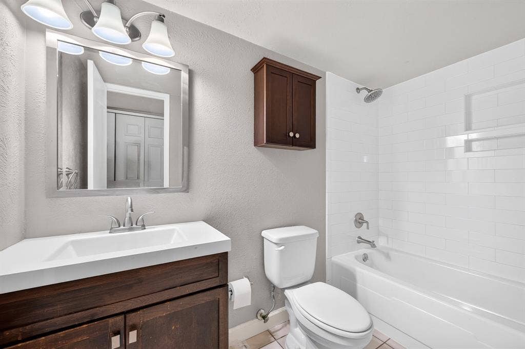 555 Hawthorne Drive, Allen, TX 75002 555 Hawthorne Drive, Allen, TX 75002