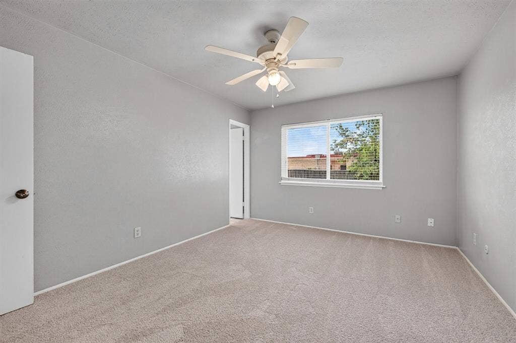 555 Hawthorne Drive, Allen, TX 75002 555 Hawthorne Drive, Allen, TX 75002