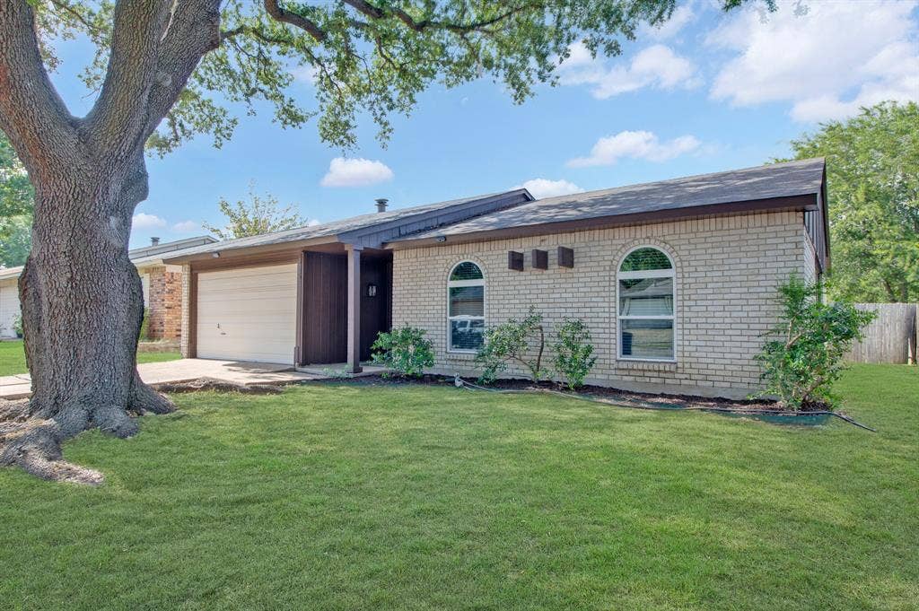 555 Hawthorne Drive, Allen, TX 75002 555 Hawthorne Drive, Allen, TX 75002