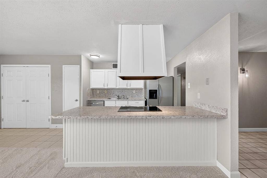 555 Hawthorne Drive, Allen, TX 75002 555 Hawthorne Drive, Allen, TX 75002