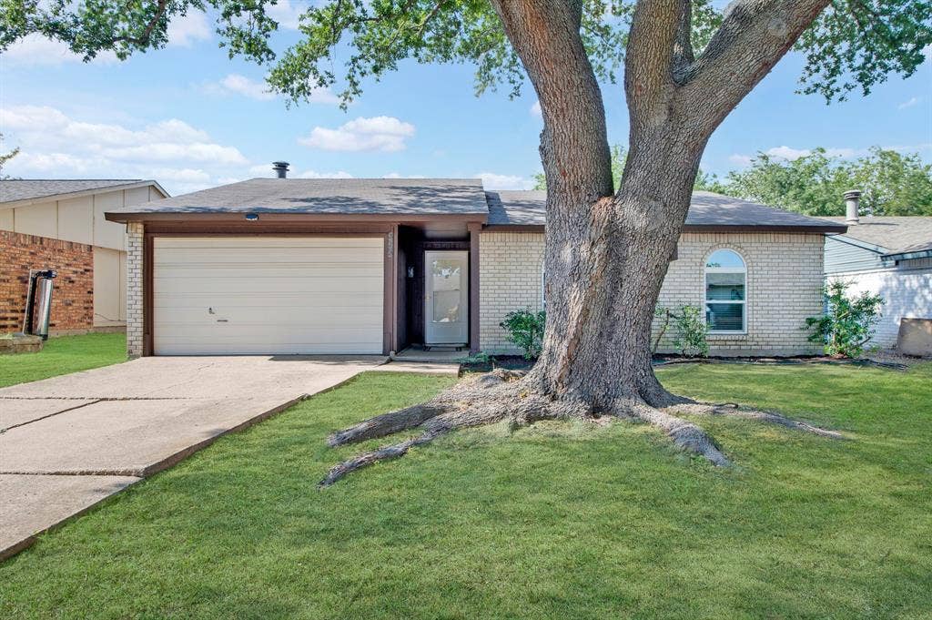 555 Hawthorne Drive, Allen, TX 75002 555 Hawthorne Drive, Allen, TX 75002