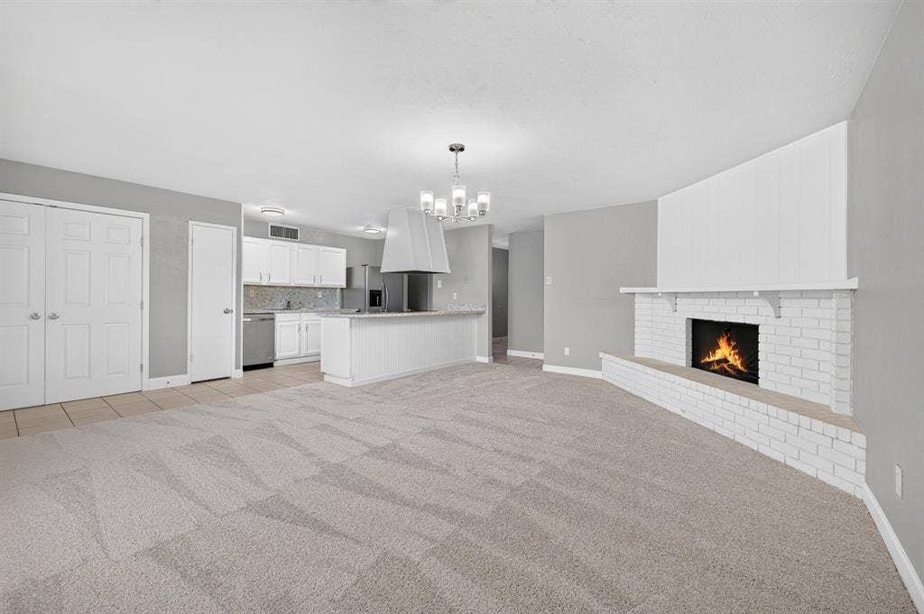 555 Hawthorne Drive, Allen, TX 75002 555 Hawthorne Drive, Allen, TX 75002