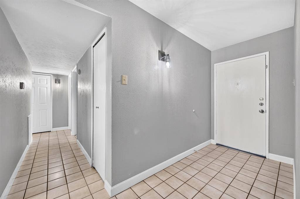 555 Hawthorne Drive, Allen, TX 75002 555 Hawthorne Drive, Allen, TX 75002