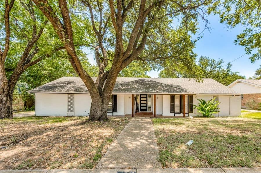 Property photo for 317 Cedar Creek Court, Fort Worth, TX