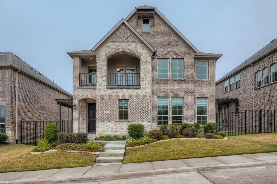 Property photo for 284 Palisades Boulevard, Richardson, TX