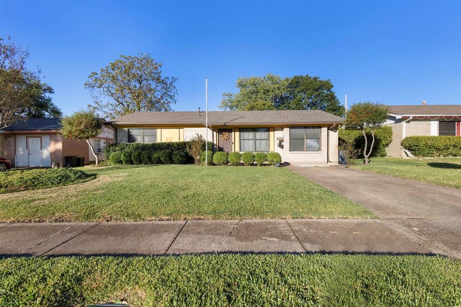 Property photo for 1233 E Park Drive, Mesquite, TX