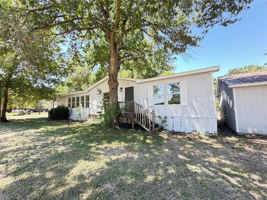 Property photo for 1010 Glen Brook Drive, Pecan Hill, TX
