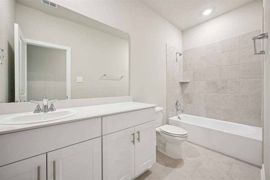 6201 Castamere Drive, Princeton, TX 75071 Photo is not of the actual home, but is an inspirational photo of builder’s model home and may depict options, furnishings, and/or decorator features that are not included.