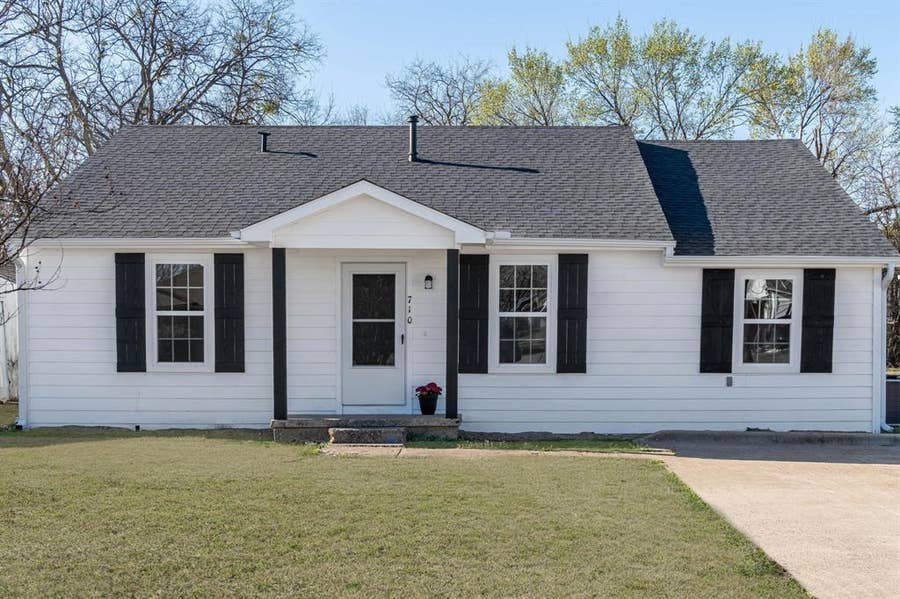 Property photo for 710 W Elm Street, Celina, TX