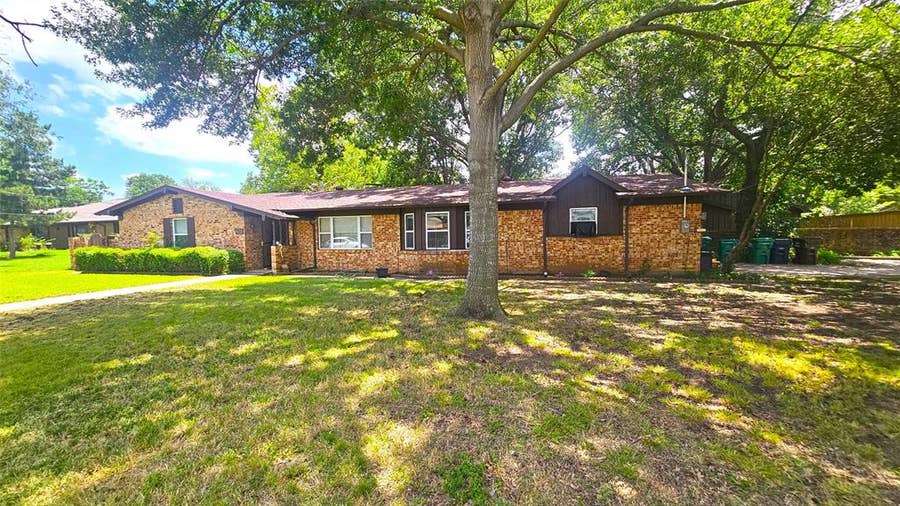 Property photo for 425 Mimosa Drive, Denton, TX
