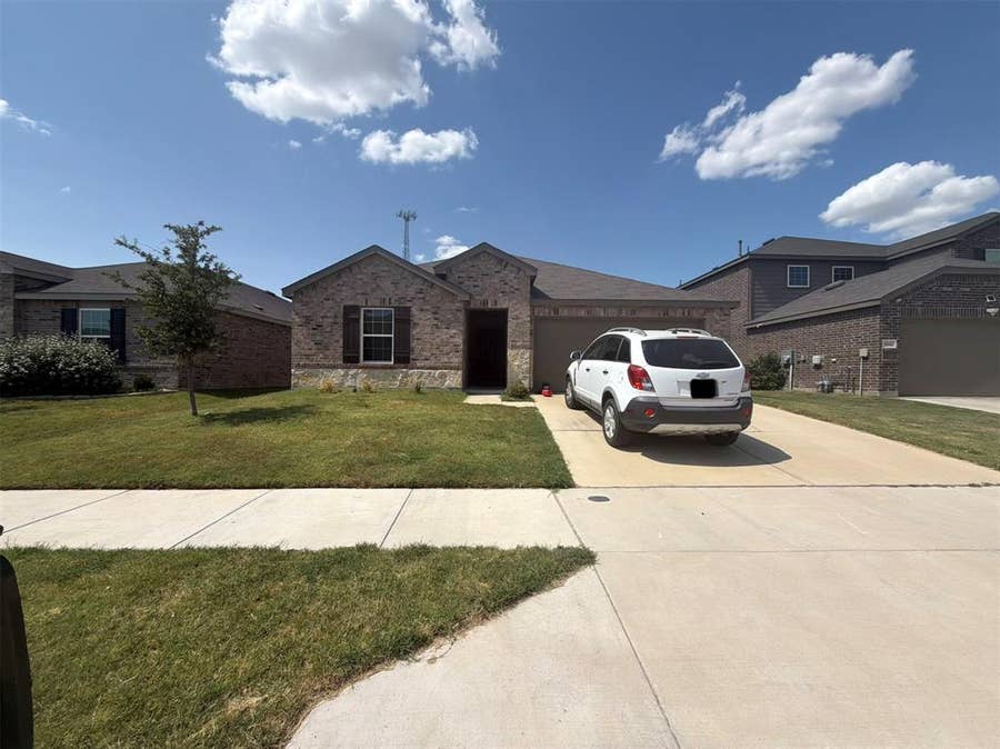 Property photo for 804 Shire Avenue, Haslet, TX