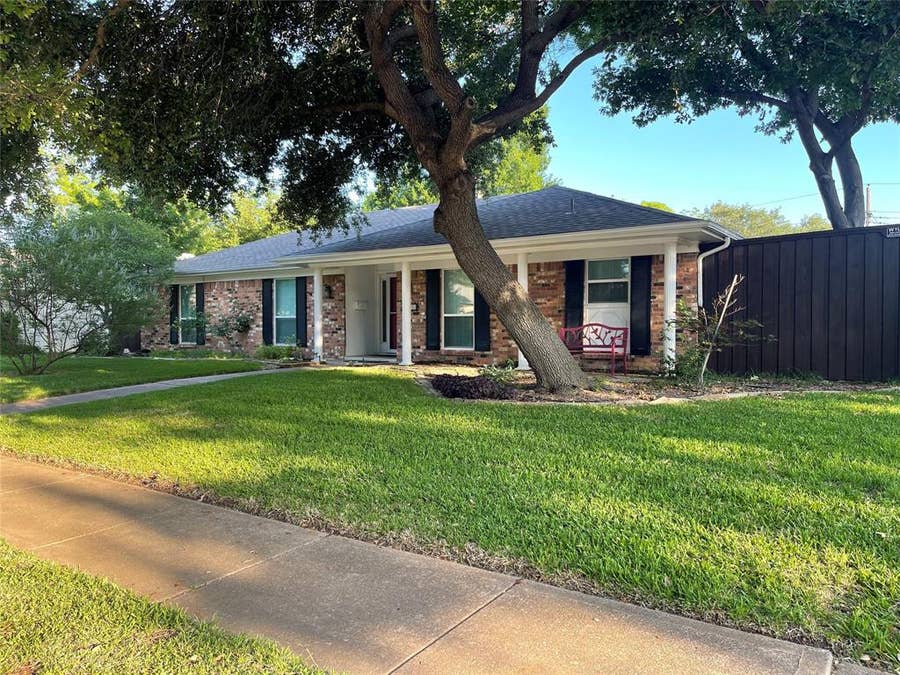 Property photo for 7814 La Manga Drive, Dallas, TX