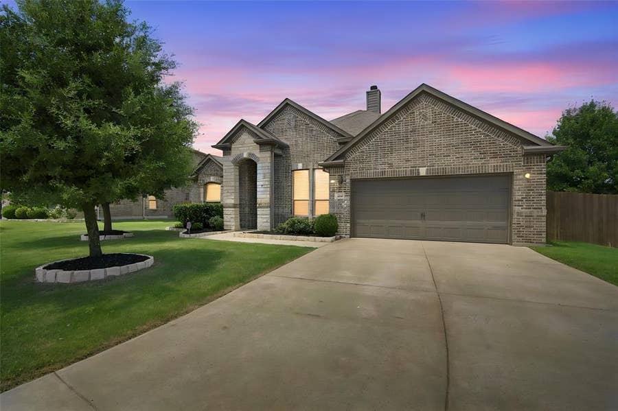 Property photo for 205 Canterbury Court, Midlothian, TX
