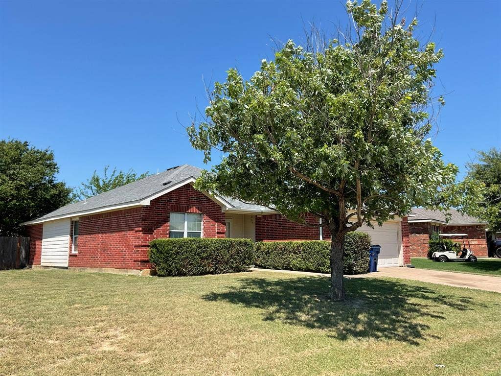 1001 Stockton Drive, Burleson, TX 76028 1001 Stockton Drive, Burleson, TX 76028