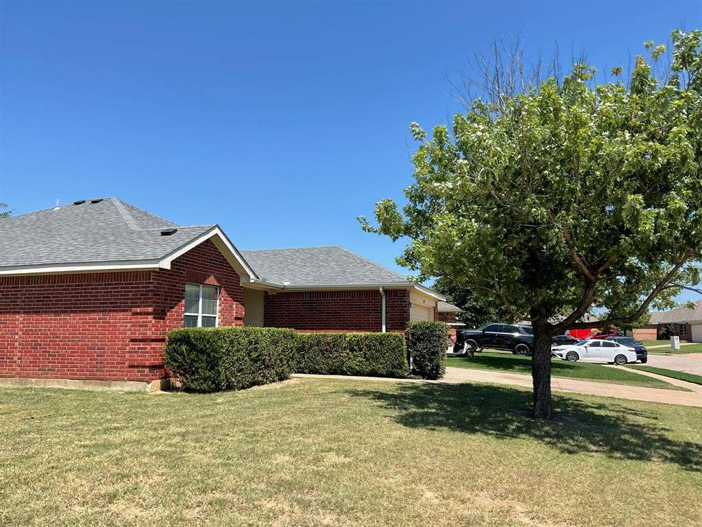 1001 Stockton Drive, Burleson, TX 76028 1001 Stockton Drive, Burleson, TX 76028