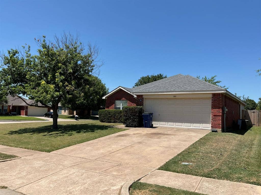 1001 Stockton Drive, Burleson, TX 76028 1001 Stockton Drive, Burleson, TX 76028